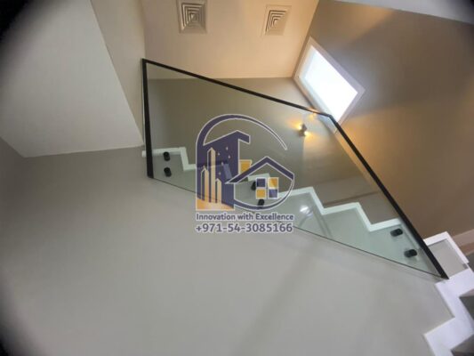 staircase glass installation